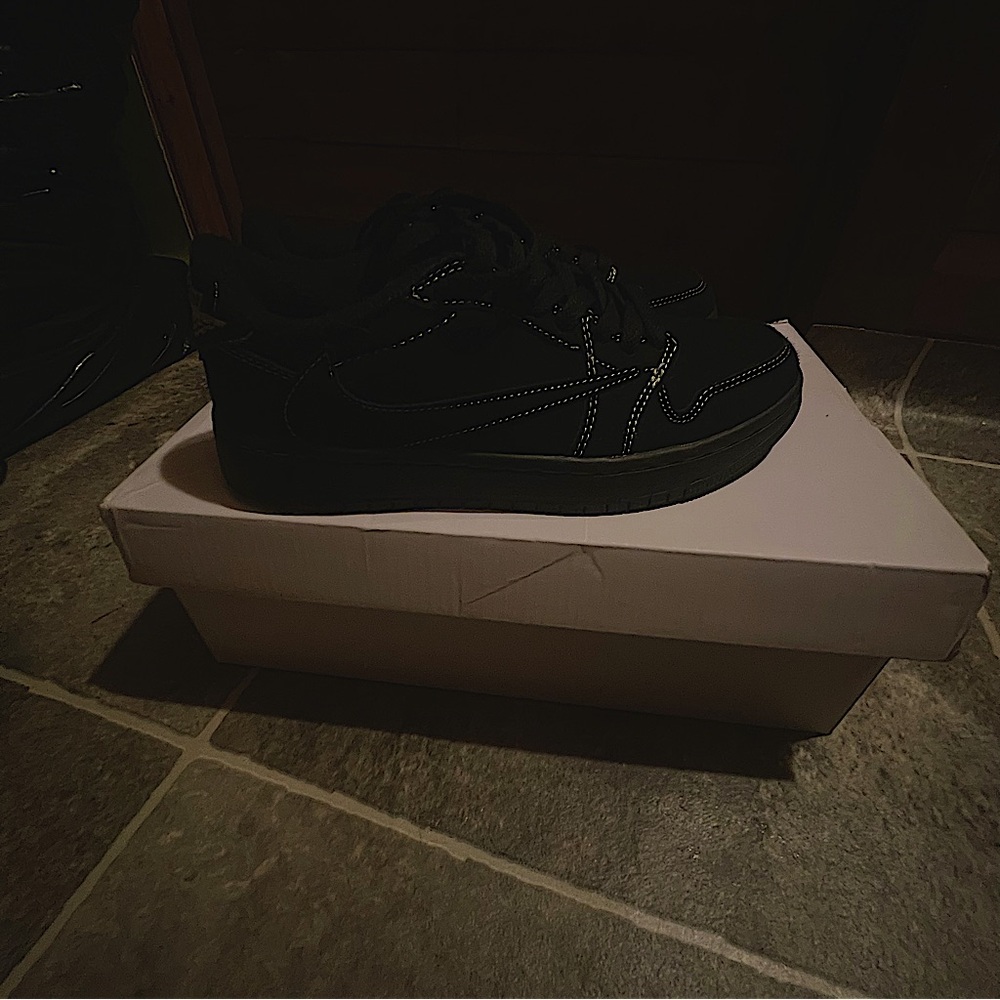 Nike Men's Black Sneakers
